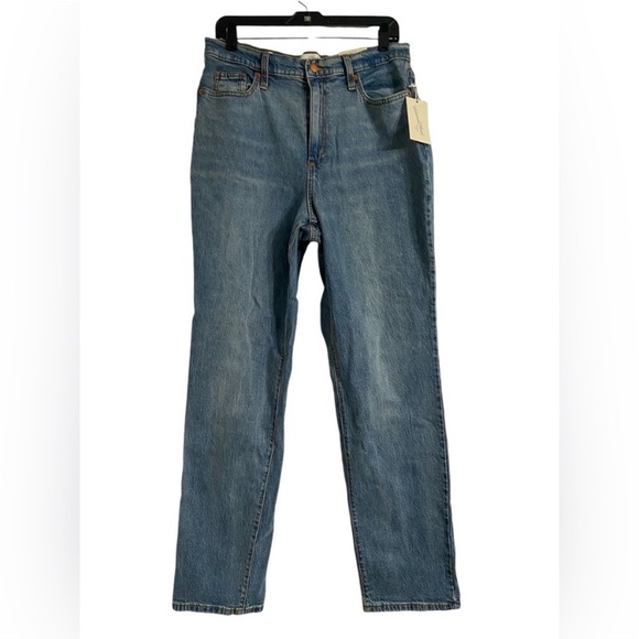 Women's High-Rise 90's Vintage Straight Jeans - Universal Thread Medium Wash - Picture 2 of 4